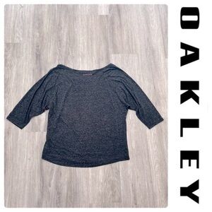 OAKLEY linen blend casual comfy 3-4 sleeve gray top. Excellent condition.